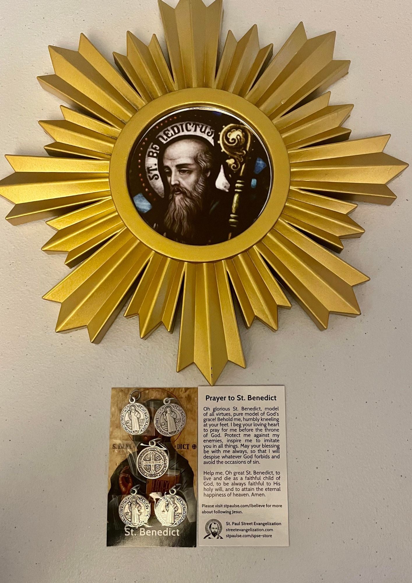 SACRED HEART OF JESUS/SAINT BENEDICT/ORNATE PLASTIC FRAME WALL DECOR ROUND WITH SAINT BENEDICT PRAYER LEAFLET AND MEDALS